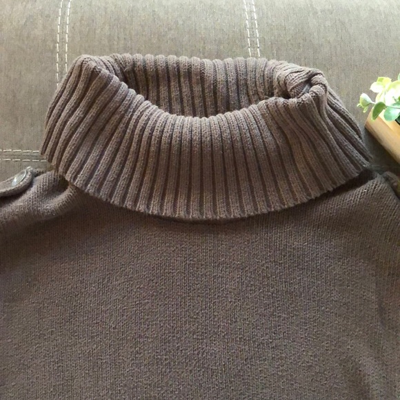 Trendy Fall Sweater - Worn with Love! - Picture 4 of 6